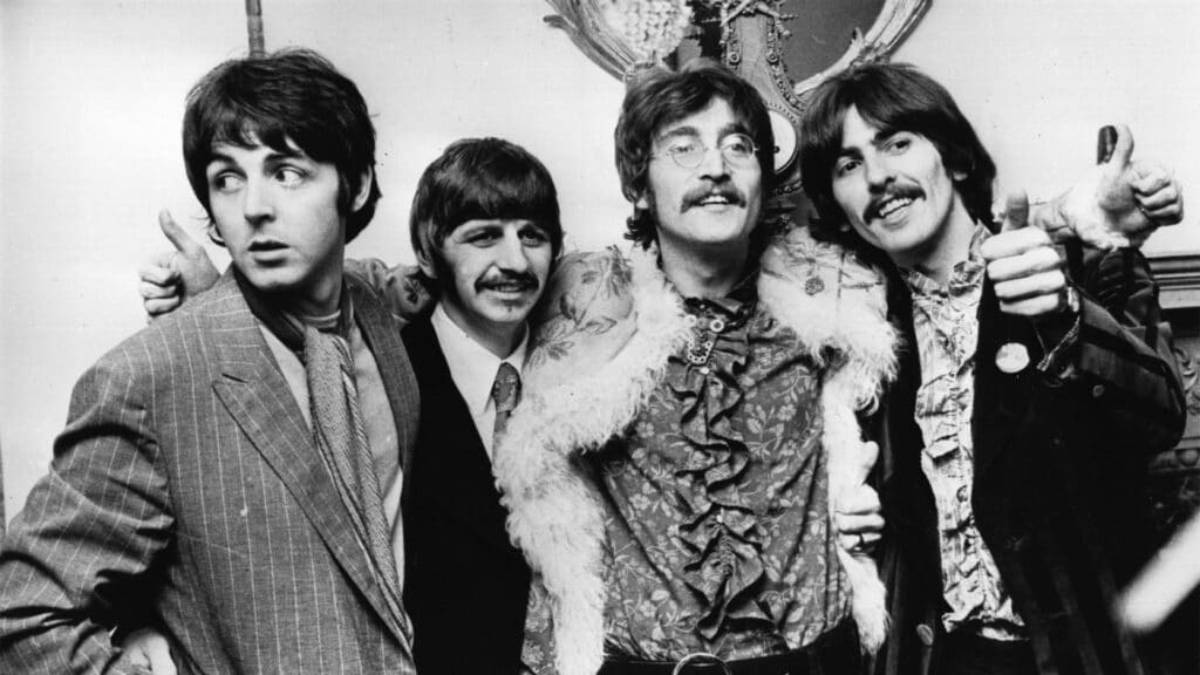 I Beatles tornano a cantare insieme... Grazie all'Intelligenza Artificiale
