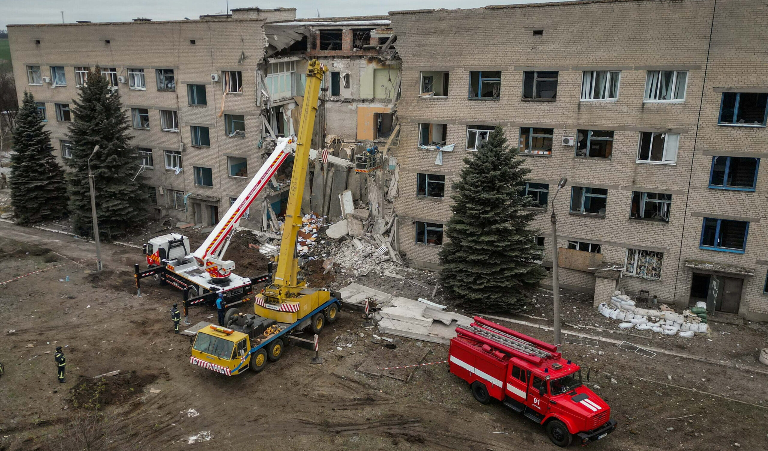 La Russia bombarda un ospedale a  Selydove nel Donetsk: tre morti