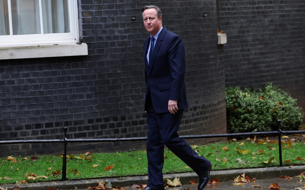 L'ex premier Cameron torna come ministro degli esteri del governo Sunak
