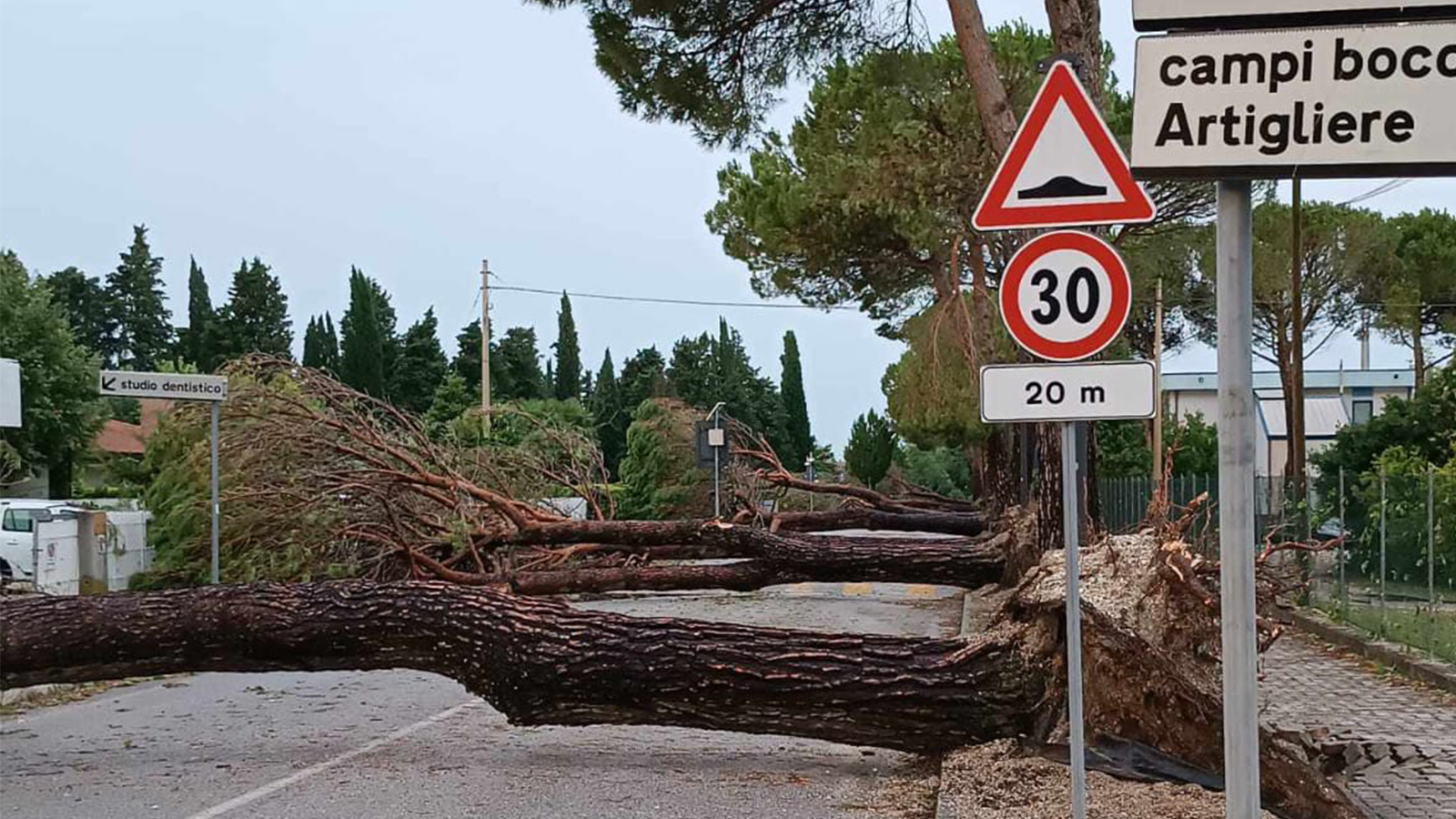 Allerta rossa in Friuli, scuole chiuse (almeno) fino a domani: ecco le previsioni