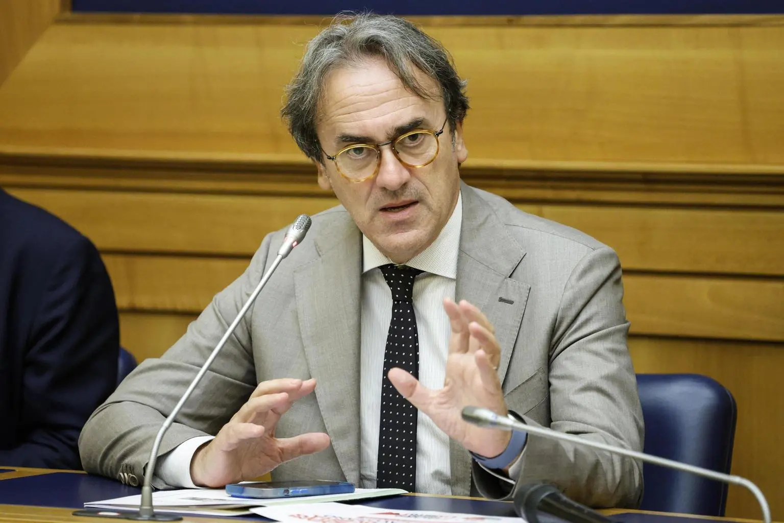 Caso Gasparri, Bonelli (Avs): "Ha incarichi legati anche ai servizi israeliani, deve lasciare"