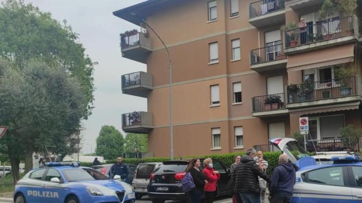 Morì cadendo dal quarto piano, arrestata la badante della 77enne: la svolta dopo mesi di indagini