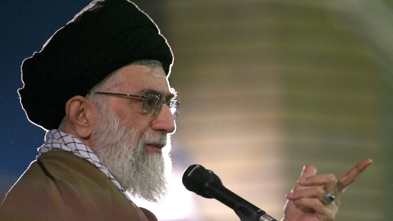 Gaza,  Khamenei invita i musulmani a fare pressione su Usa e Israele per 'fermare il massacro'