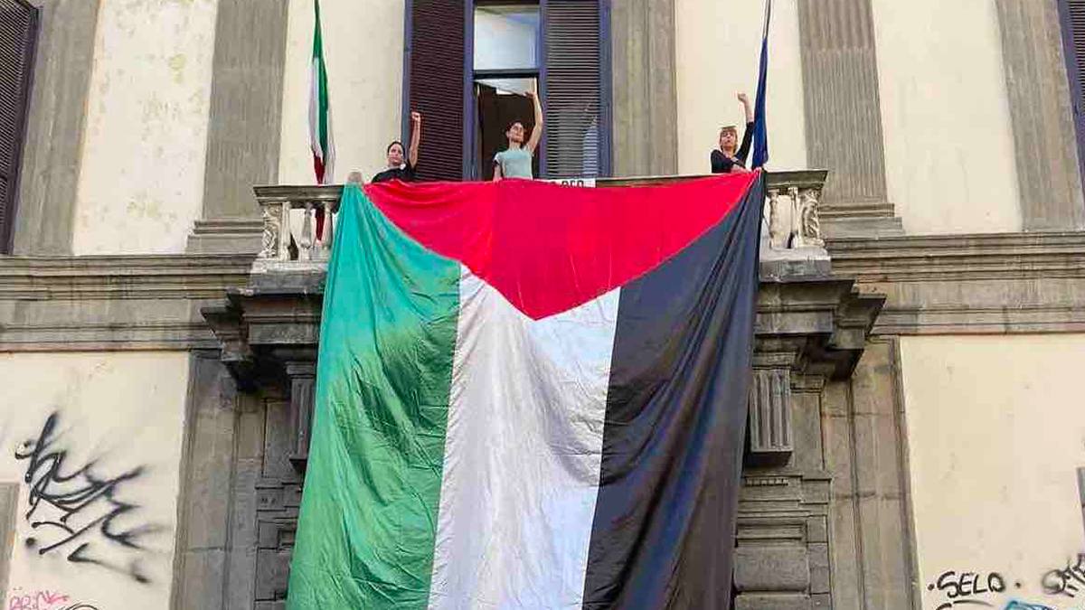 Università Orientale occupata dagli studenti pro Palestina: "E' in atto un genocidio"