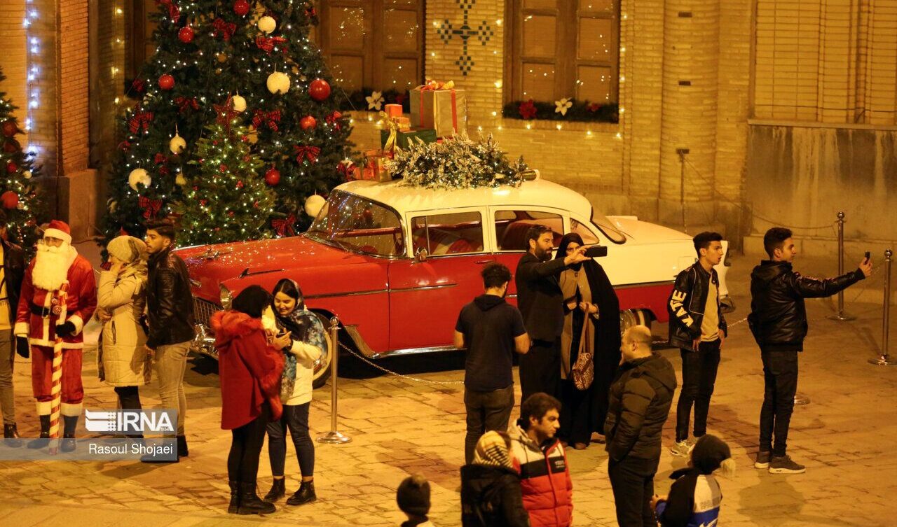 Nell'Iran degli ayatollah oscurantisti divampa la passione per il Natale cristiano