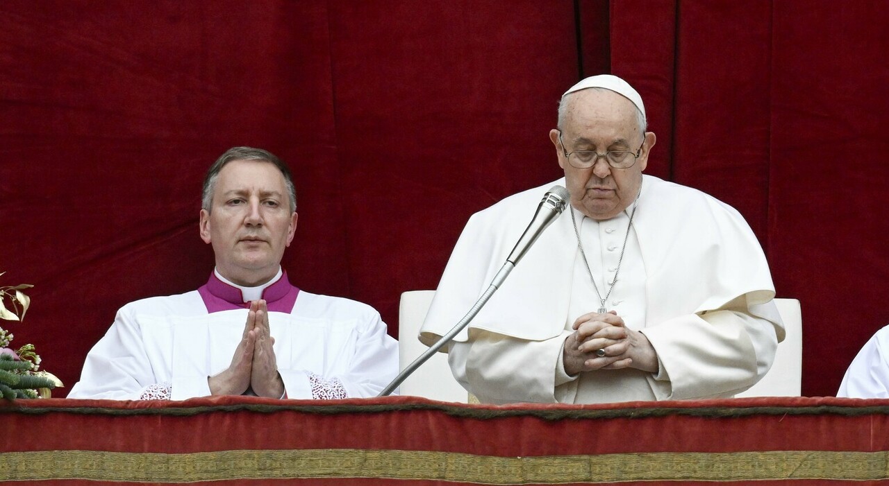 Papa Francesco tuona contro le guerre: "Lasciano un deserto di morte, si vuole questo?"