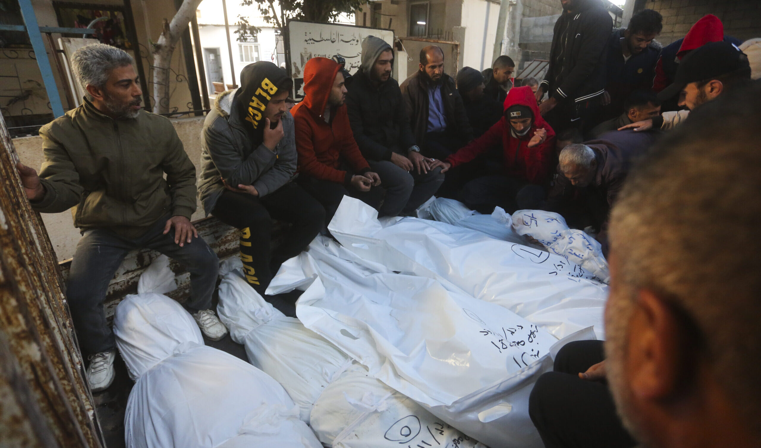 Guerra di Gaza: Israele ha sganciato centinatia di bombe da 900 chili in grado di uccidere in un raggio di 300 metri Guerra di Gaza: Israele ha sganciato centinatia di bombe da 900 chili in grado di uccidere in un raggio di 300 metri