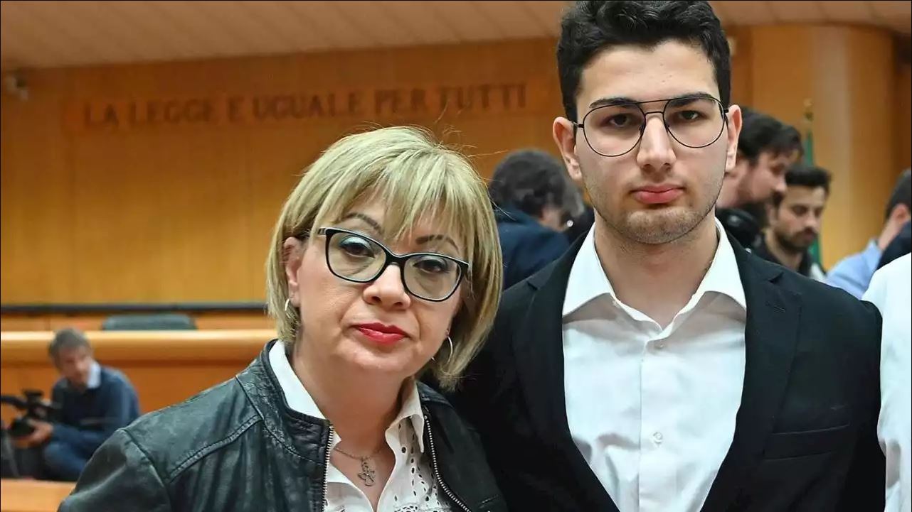 Uccise il padre per difendere la madre: 6 anni e 2 mesi per Alex Pompa, in I grado fu assolto