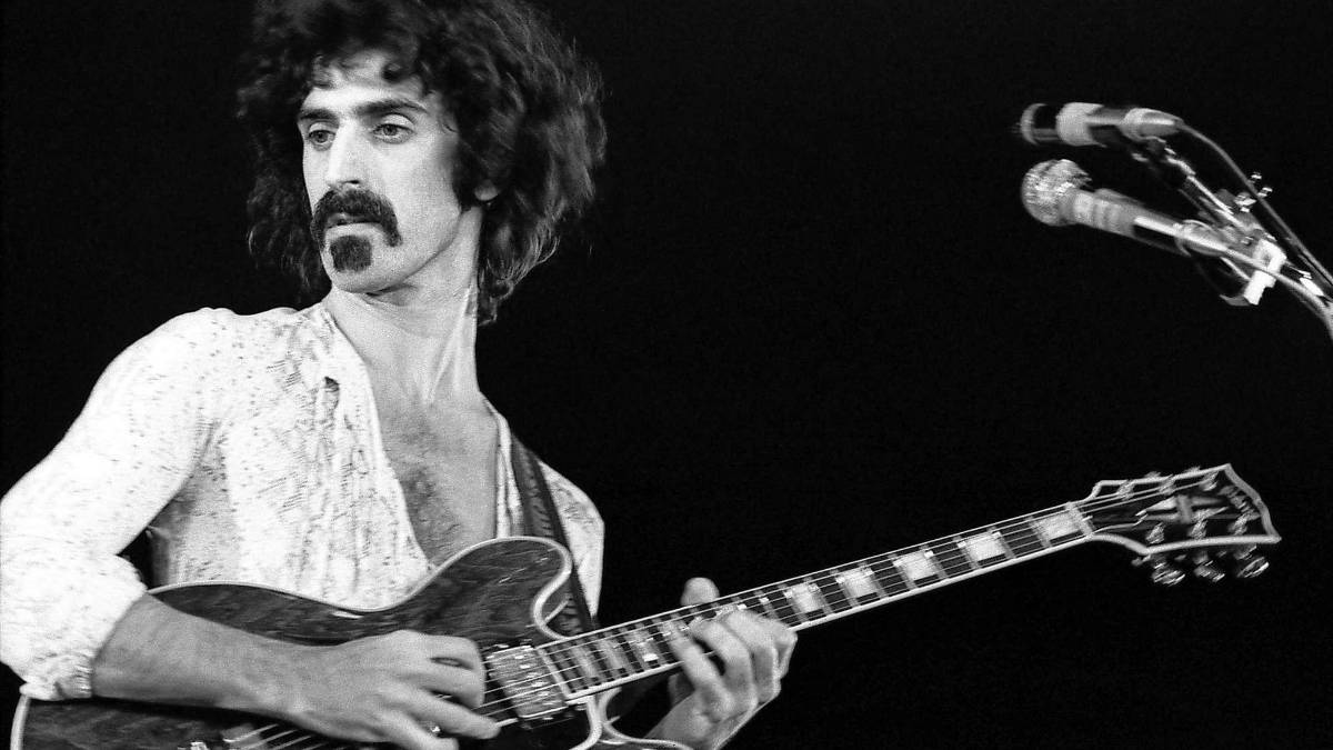Oltre tutte le convenzioni: perché ricordare l'istrionico Frank Zappa