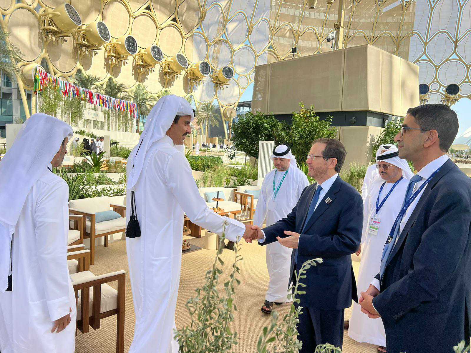 Guerra di Gaza, il Qatar: "I negoziati continuano, ma i raid di Israele non aiutano..."