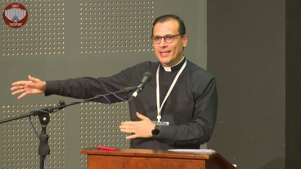 Il pastore luterano a Betlemme: "Quando razionalizziamo il bombardamento dei bambini Gesù è sotto le macerie" Il pastore luterano a Betlemme: "Quando razionalizziamo il bombardamento dei bambini Gesù è sotto le macerie"