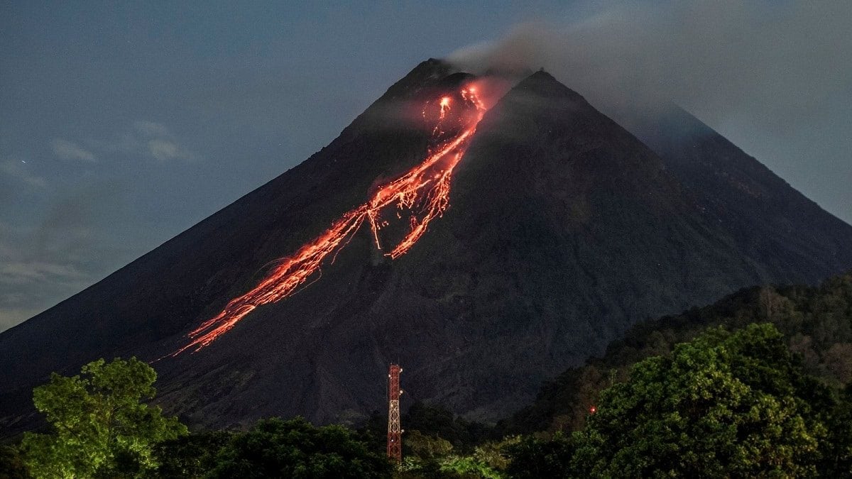 Questo è l'Inizio della Fine - Pagina 6 Monte-merapi