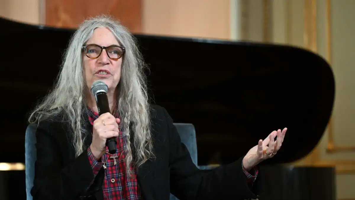 Patti Smith divide l'opinione pubblica con il suo concerto nel Duomo di Siena