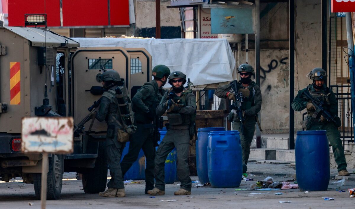 Raid israeliano in un campo profughi a Nablus: 14 palestinesi feriti