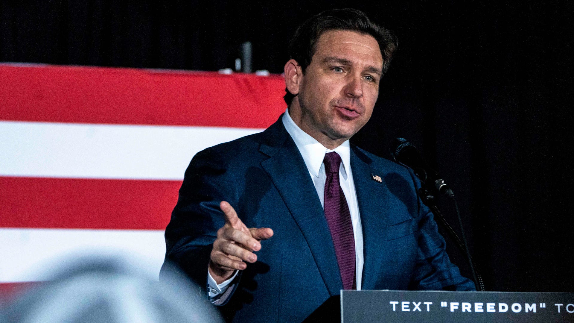 DeSantis si ritira dalla corsa per la Casa Bianca e appoggia Trump che lo ha insultato per mesi