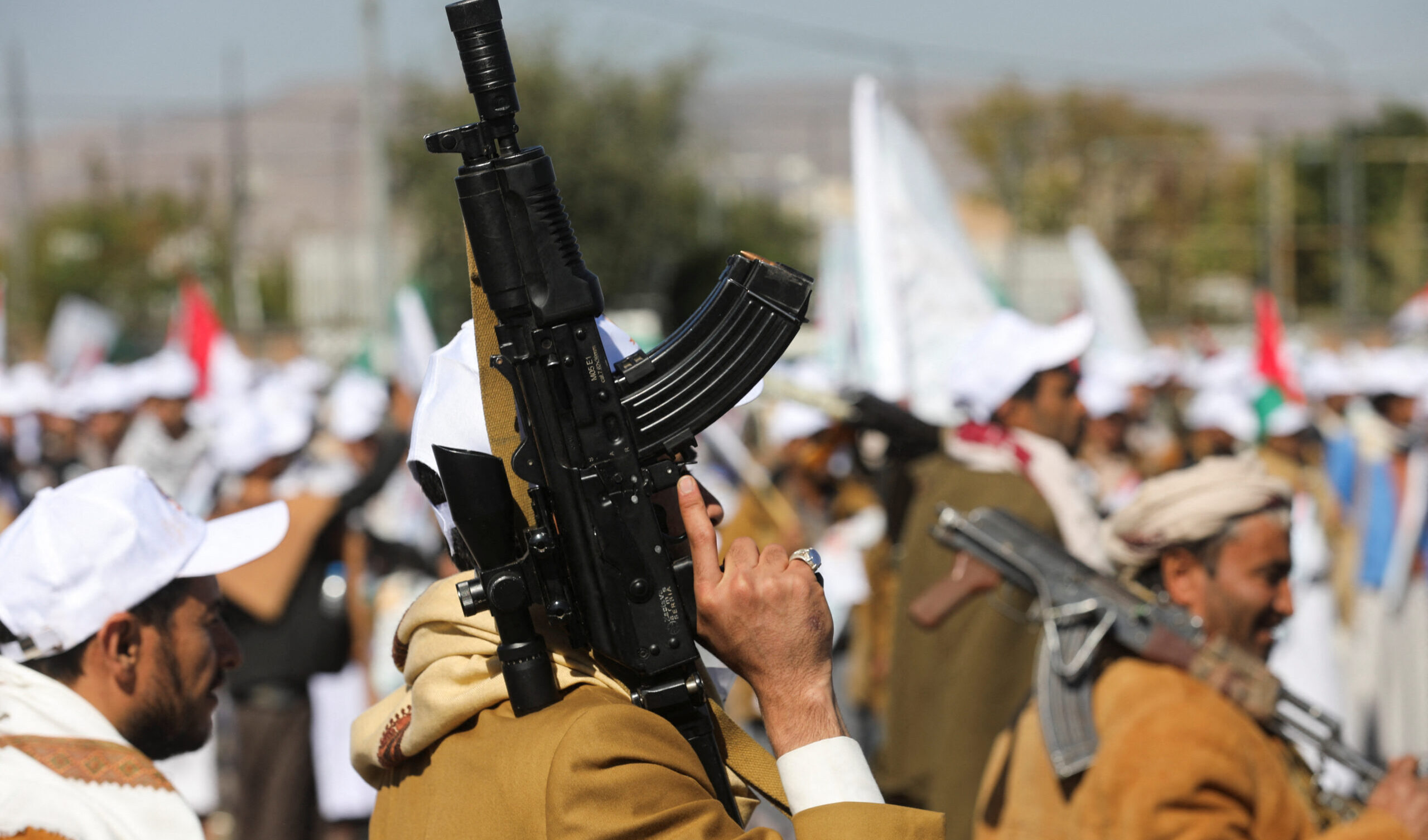 L'Iran condanna gli attacchi aerei di Usa e Regno Unito contro le basi Houthi in Yemen