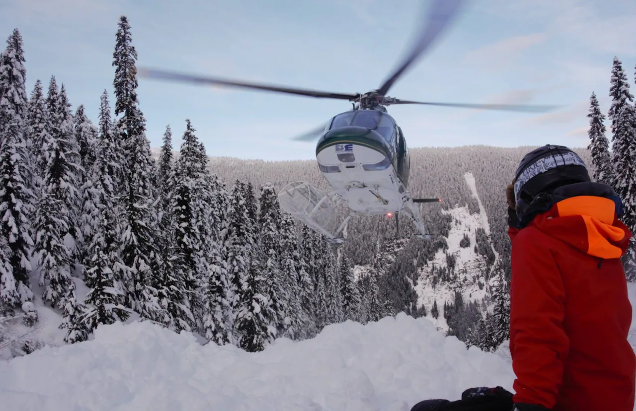 Elicottero si schianta sulle montagne in Canada, morti due giovani altoatesini che facevano heliskiing: diversi i feriti