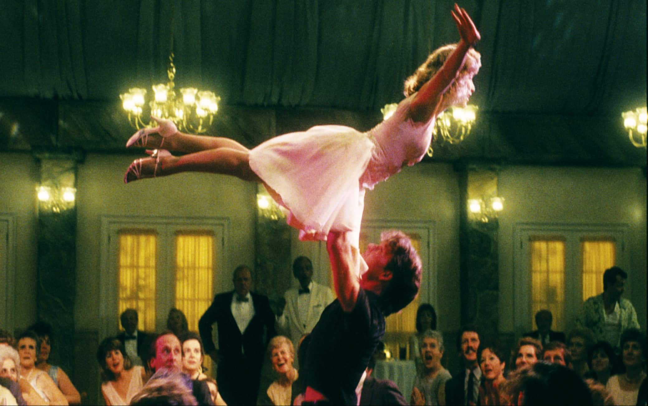 “Dirty Dancing”, alle 21.35 su Tv8 il film del 1987 con Patrick Swayze e Jennifer Grey: ecco la trama