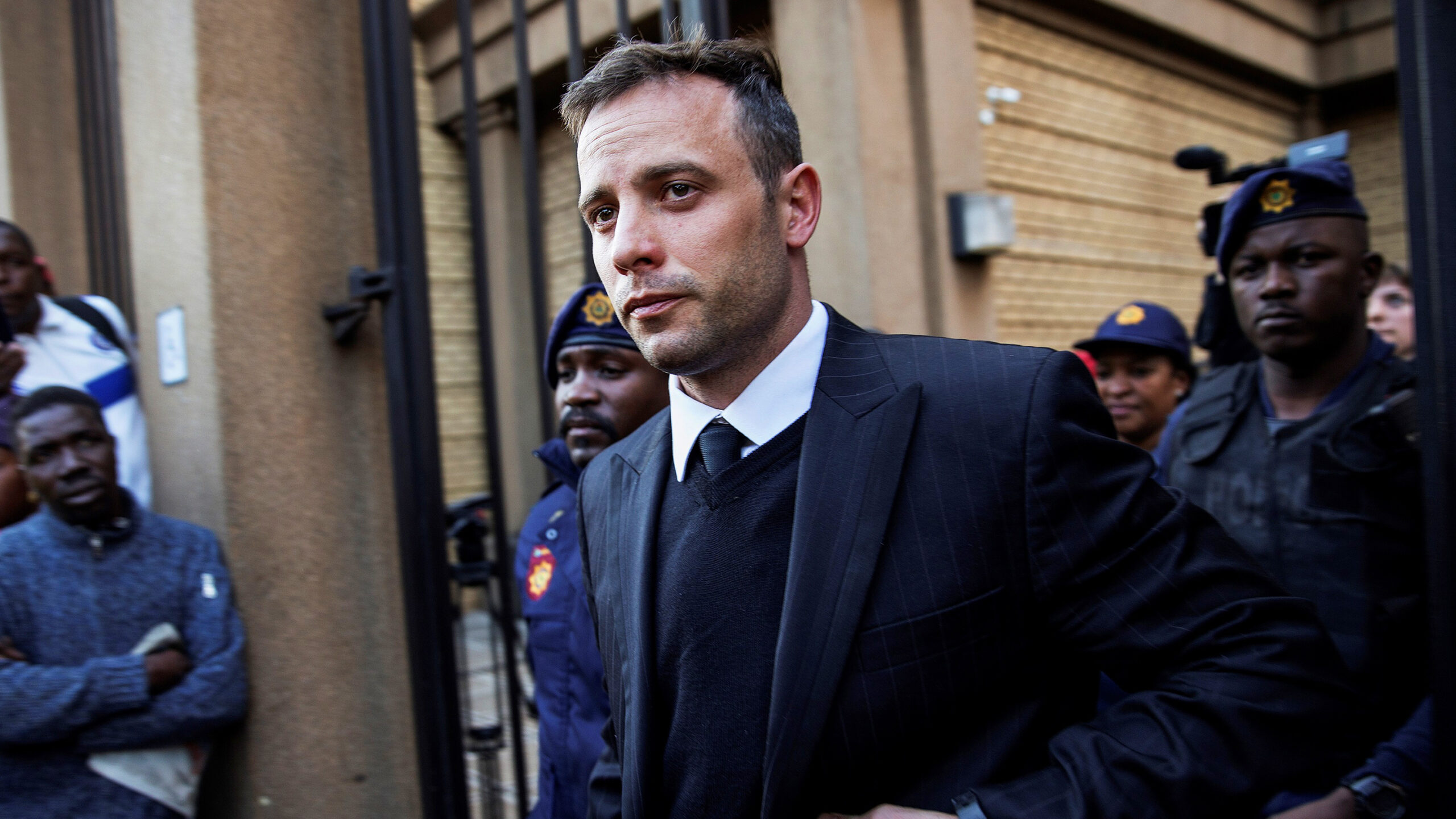 Pistorius esce dal carcere dopo aver scontato metà della pena: aveva ucciso la fidanzata