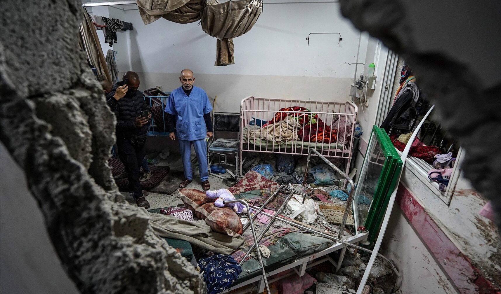 Guerra di Gaza, la denuncia di Msf: "Impossibile evacuare il Nasser Hospital"
