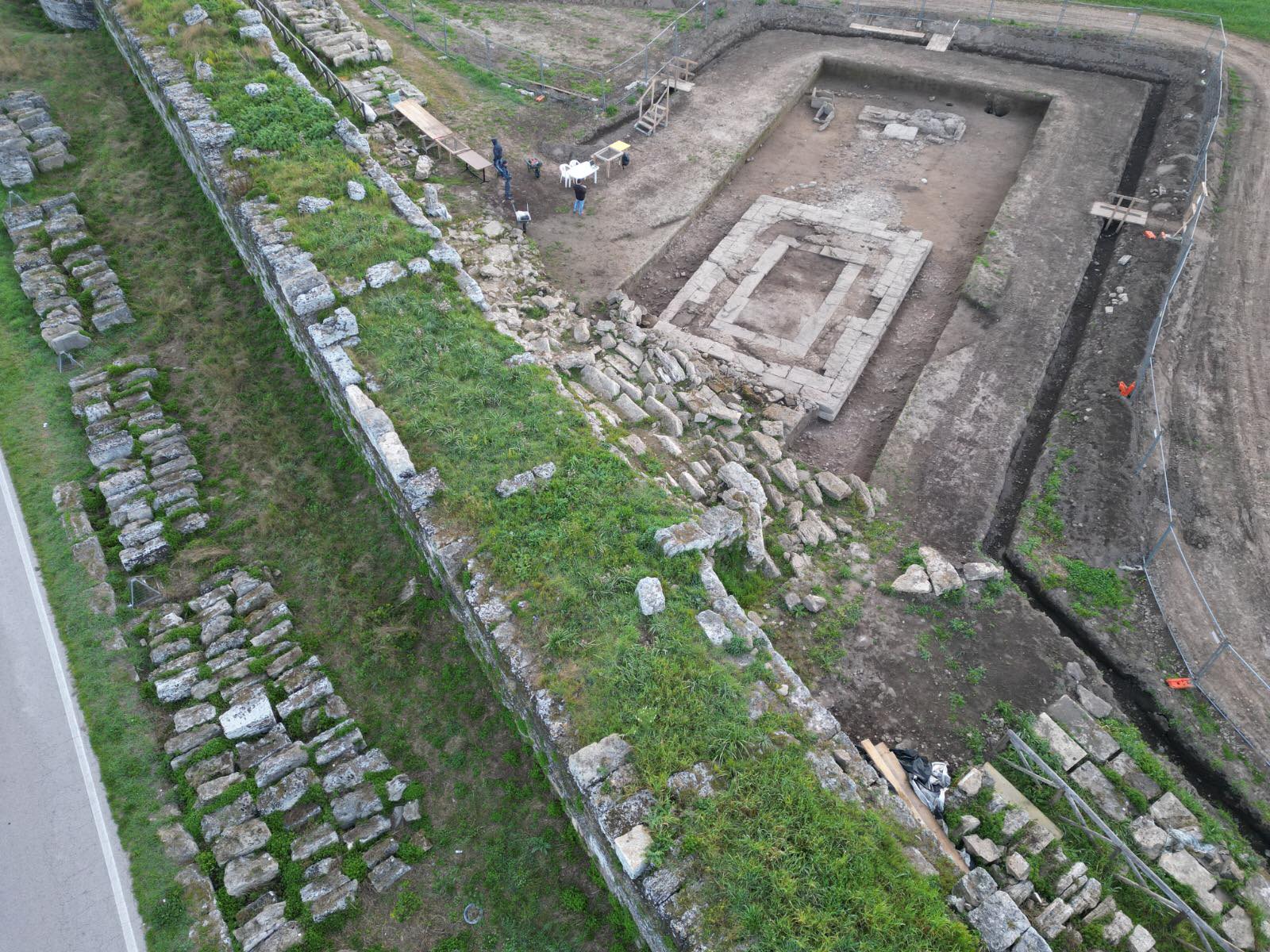 Due templi dorici unici scoperti a Paestum