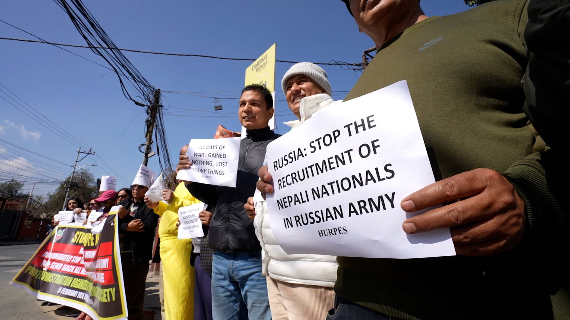 La Russia recluta 15 mila nepalesi per mandarli a combattere in Ucraina
