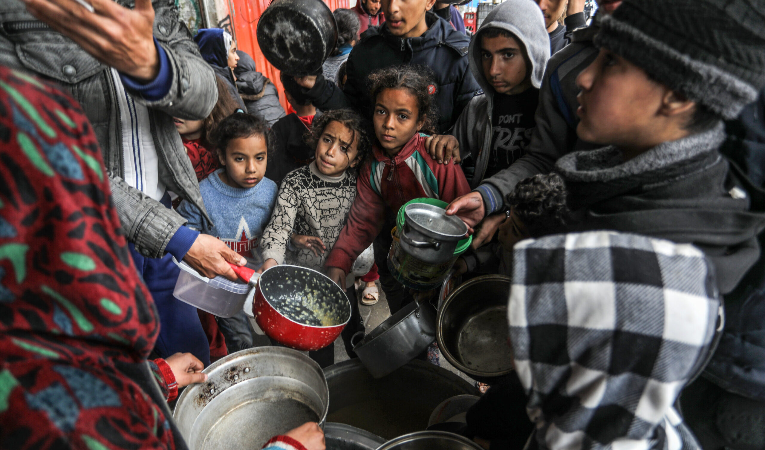 I bambini di Gaza intrappolati e il sogno di far sorridere Yasmine