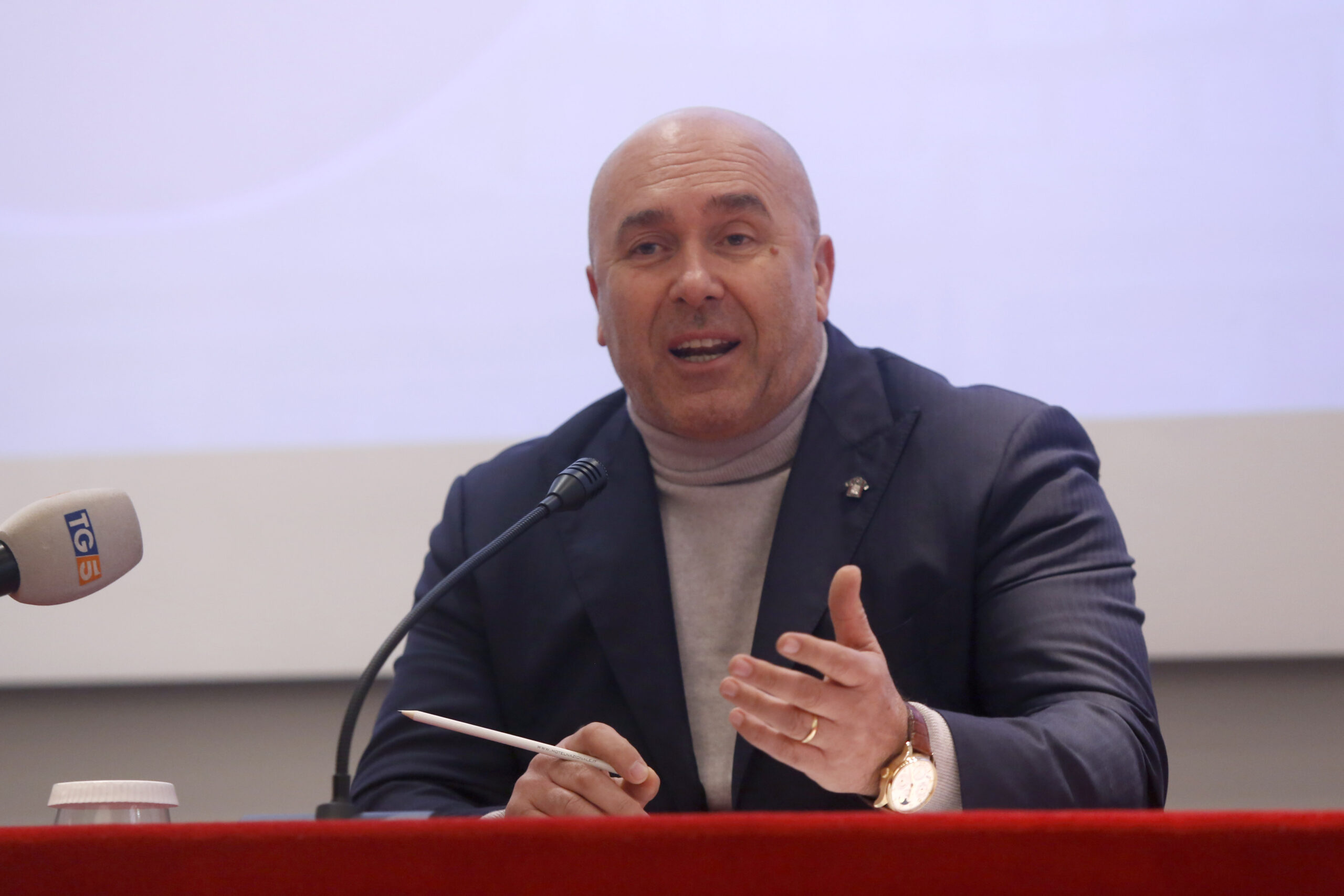 Bandecchi annuncia le dimissioni da sindaco di Terni e la candidatura alle europee