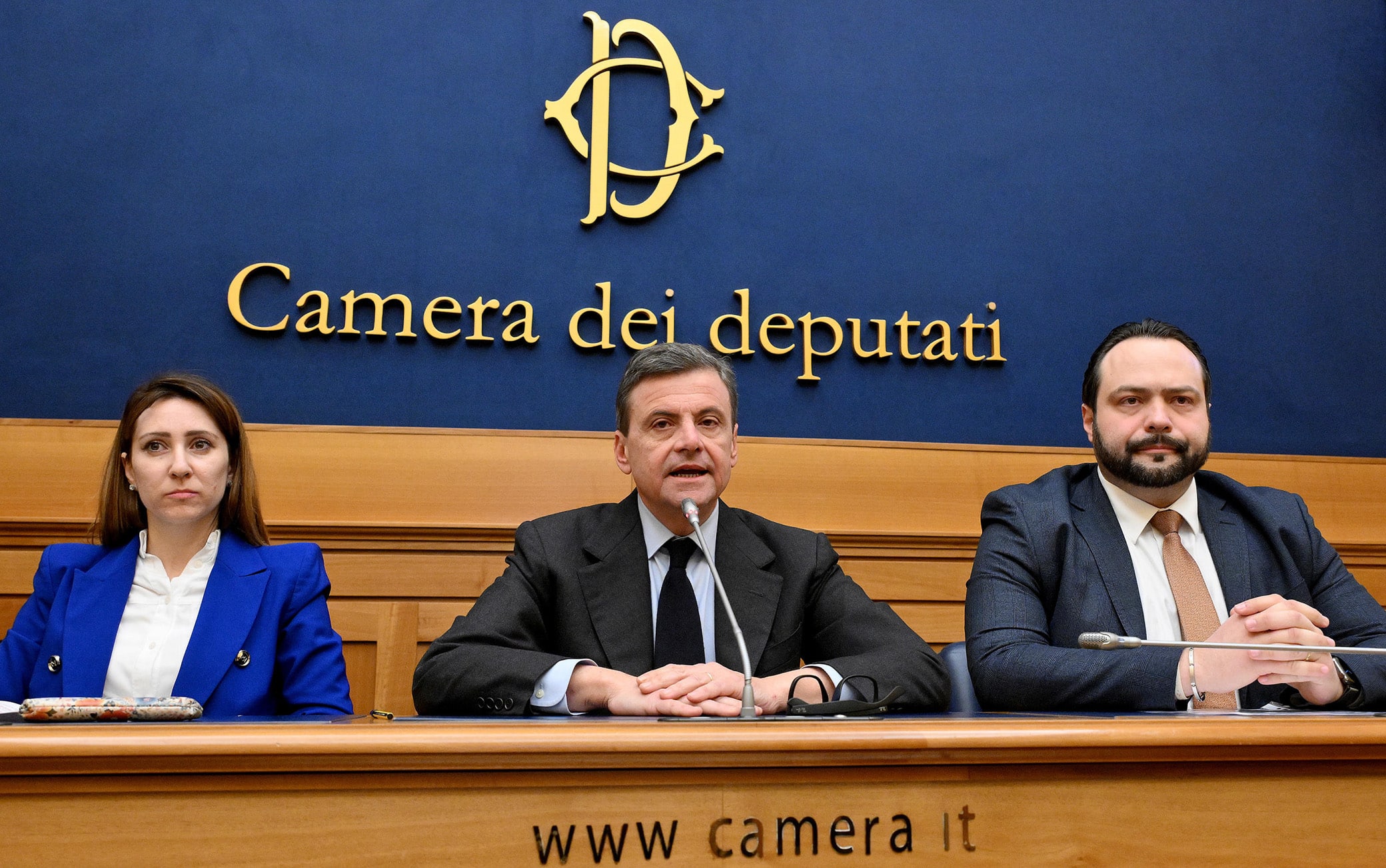 La Lega irritata per la telefonata Meloni-Schlein, Calenda: "Segno di maturità politica, Salvini vergognoso"