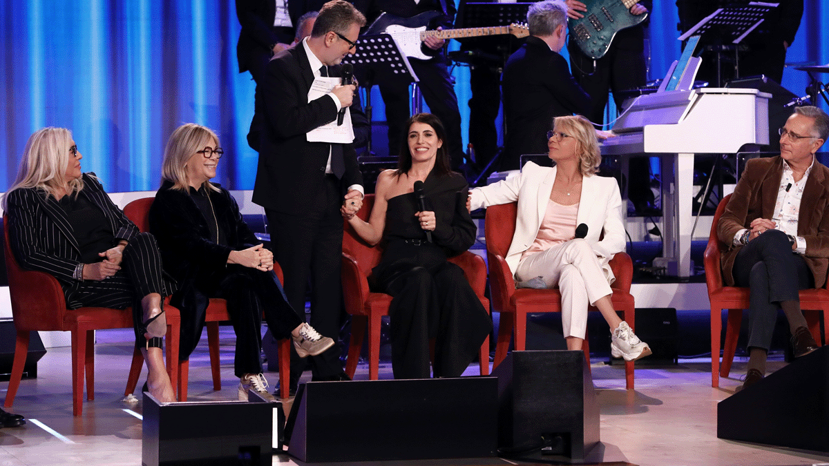 "Dedicato a Maurizio Costanzo", alle 23 su Canale 5: le anticipazioni sullo show di Maria De Filippi e Fabio Fazio