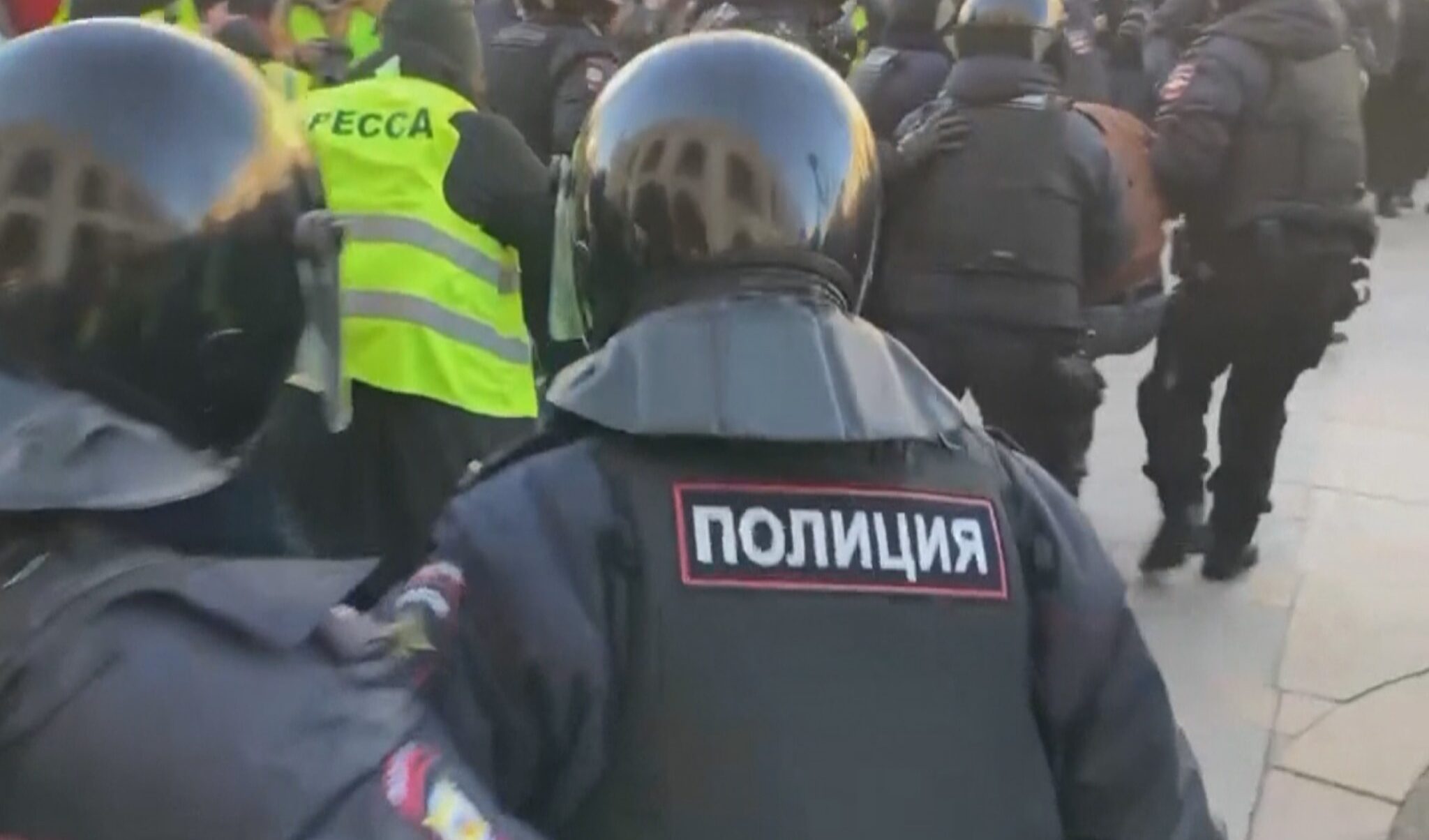 Strage di Crocus: in Russia ondata xenofoba e la polizia rastrella i migranti
