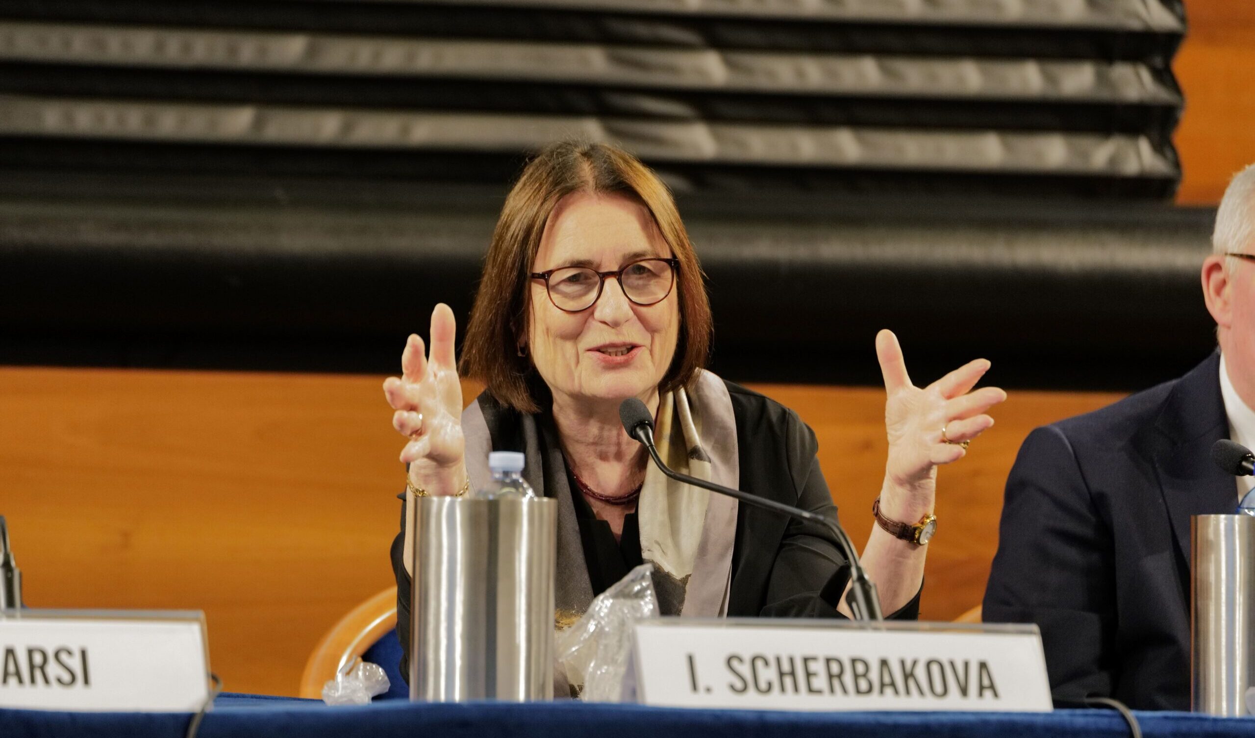 Russia, la dissidente: "Le elezioni non hanno nulla a che fare con la realtà, ora la repressione di Putin sarà più dura"