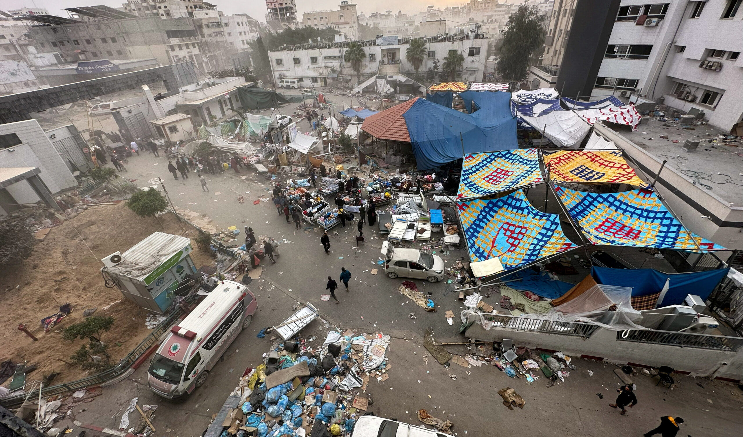 Israele difende l'assalto all'ospedale di al-Shifa: "Era piano di terroristi di Hamas"