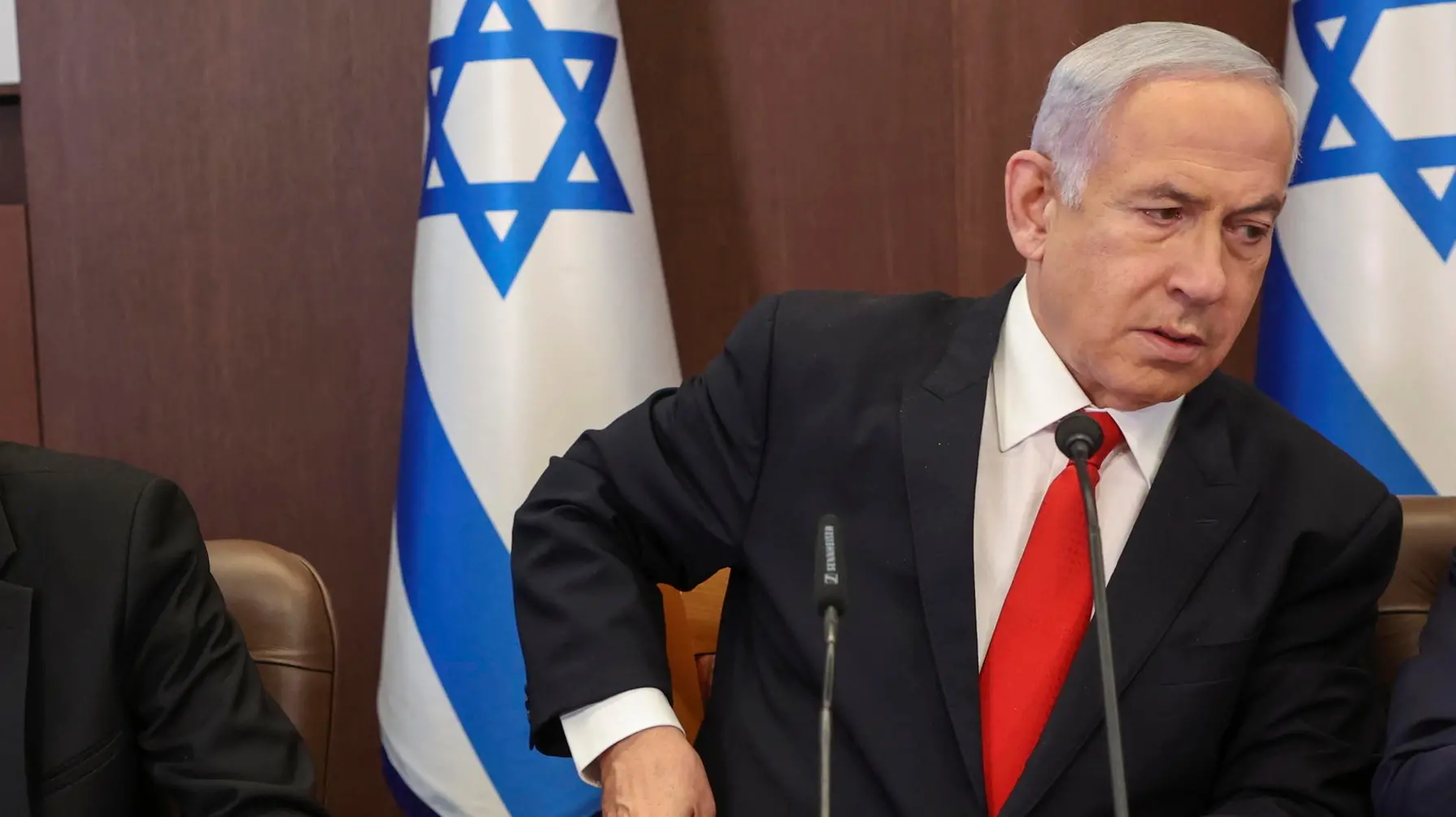 Benjamin Netanyahu operato d'ernia: interim a Yariv Levin