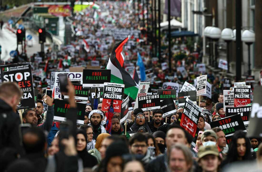Londra, il 200 mila persone in piacca per il cessate il fuoco immediato a Gaza