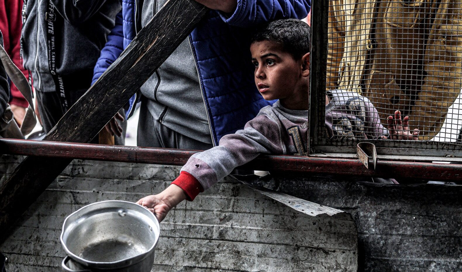 Gaza, l'appello del piccolo Yousef: "Fermate la guerra, siamo bambini, che colpa abbiamo?"