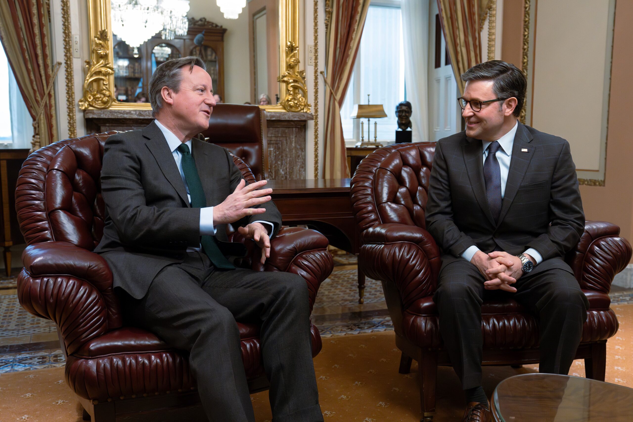 Cameron chiede al Congresso Usa (soprattutto ai repubblicani) di inviare nuovi aiuti all'Ucraina