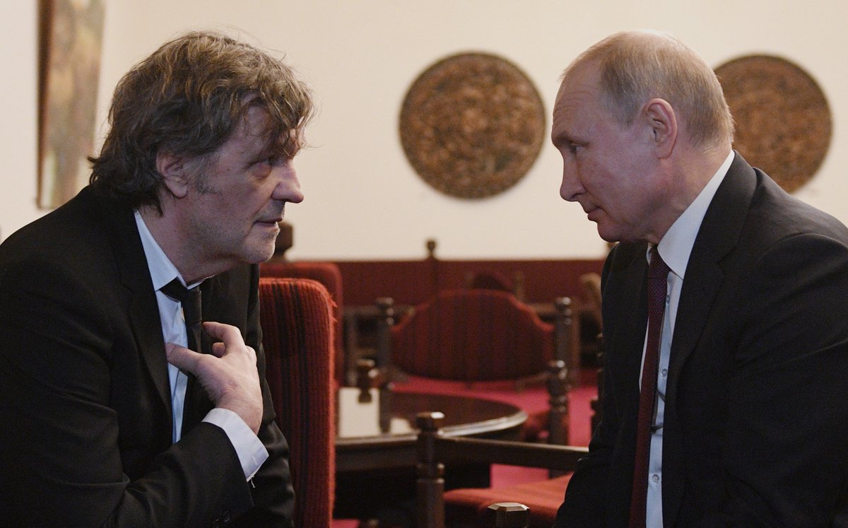 Putin riceve Kusturica e il regista lo elogia per la guerra in Ucraina: "Grazie per la giustizia storica"