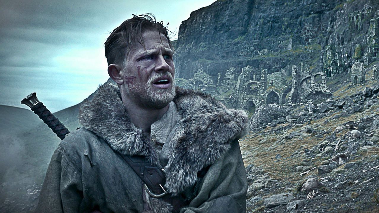 “King Arthur - Il potere della spada”, alle 21.25 su Italia 1 il film del 2017 con Charlie Hunnam: ecco la trama