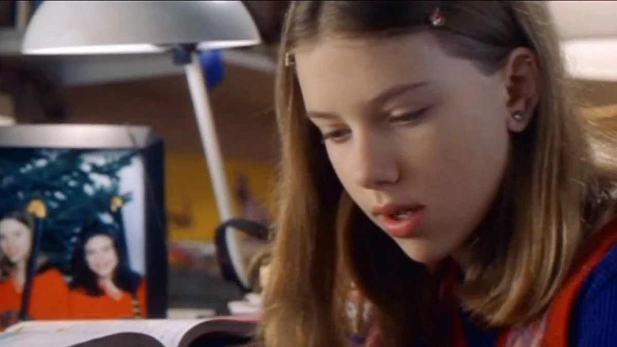 "Mamma ho preso il morbillo", alle 21.20 su Italia 1 il film con una giovanissima Scarlett Johansson: trama e curiosit&agrave;