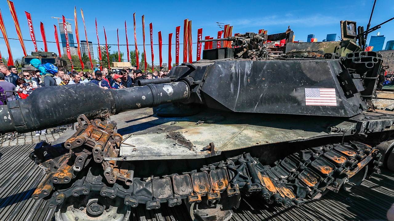 Al Parco della Vittoria di Mosca il regime espone i 'trofei di guerra' provenienti dall'Ucraina