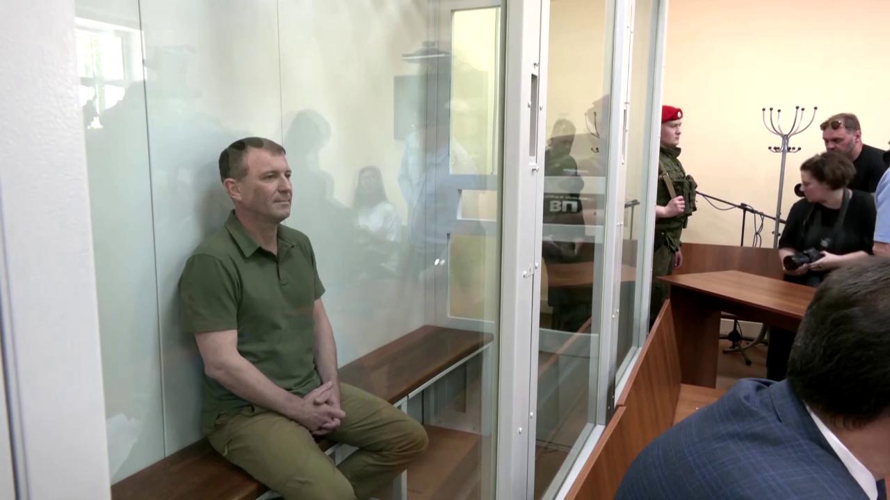 Resta agli arresti l'ex comandante di armata Popov accusato di frode e che criticò come si faceva la guerra in Ucraina