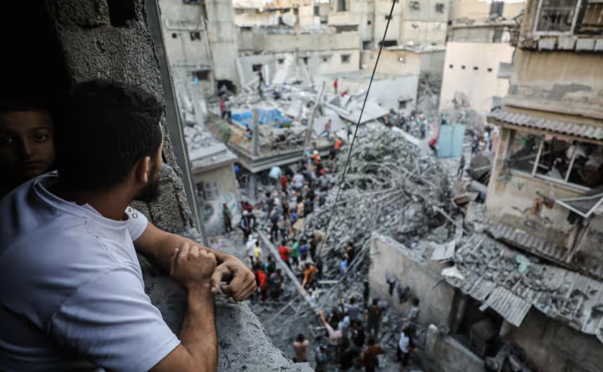 Israele sfida la comunità internazionale e bombarda Rafah nonostante l'ordine di fermarsi dell'Aia