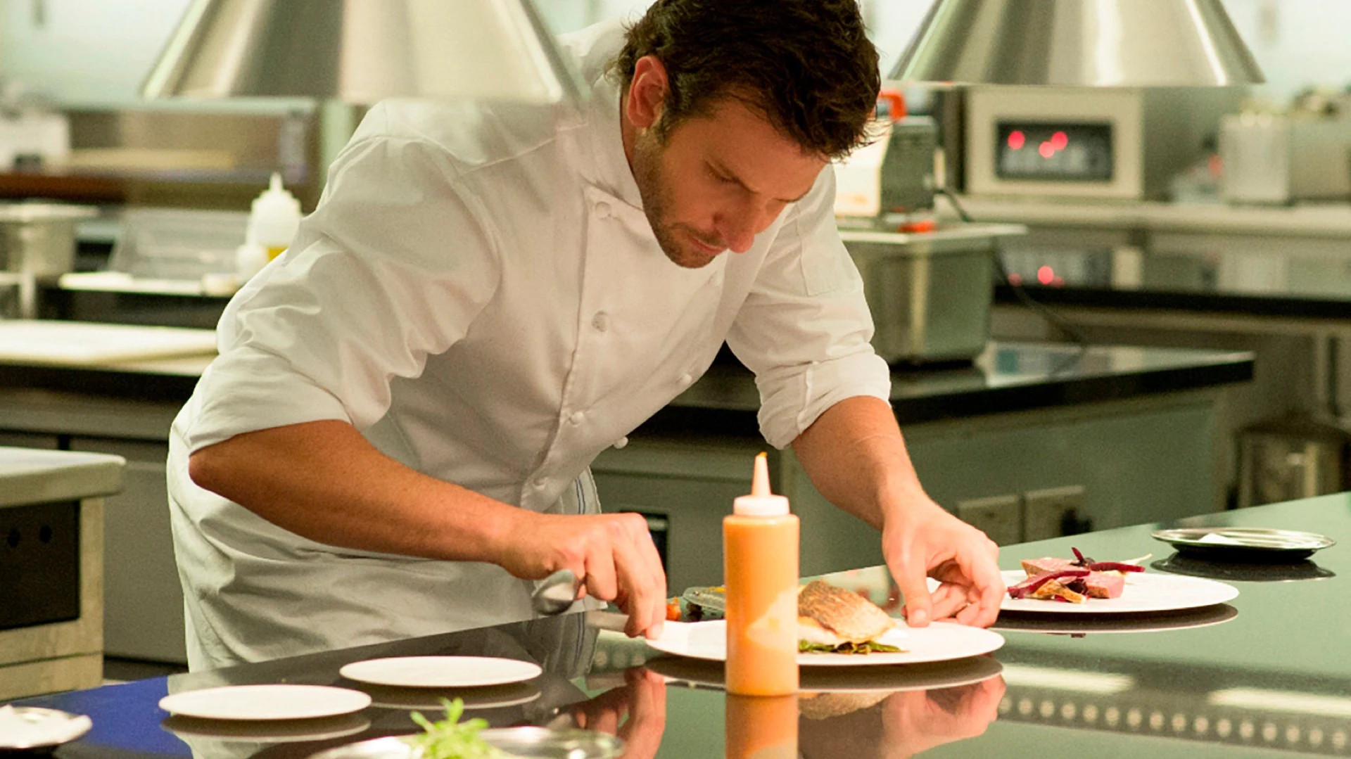 “Il sapore del successo”,alle 21.10 su Rai Movie: ecco la trama del film con lo 'chef' Bradley Cooper