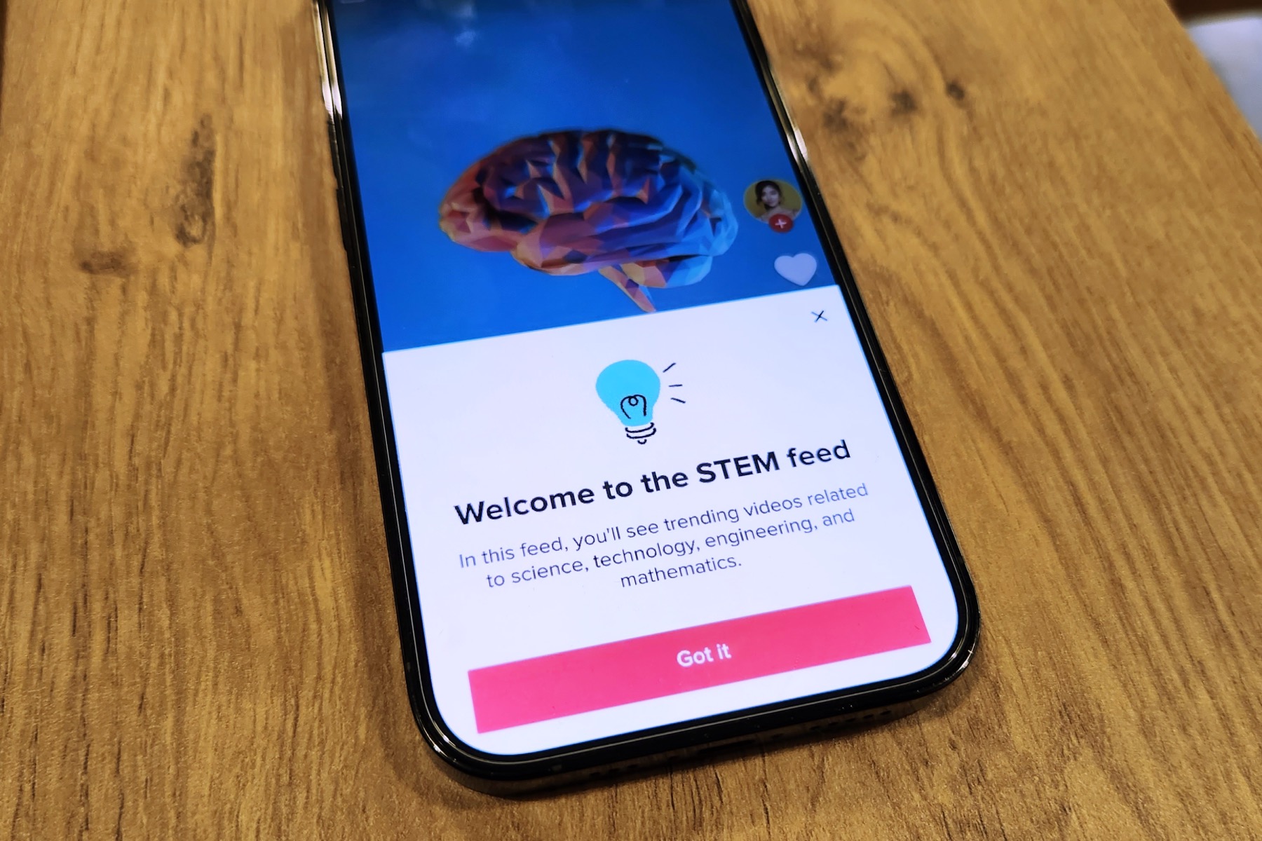 TikTok introduce “STEM”, la sezione dedicata alle materie scientifiche