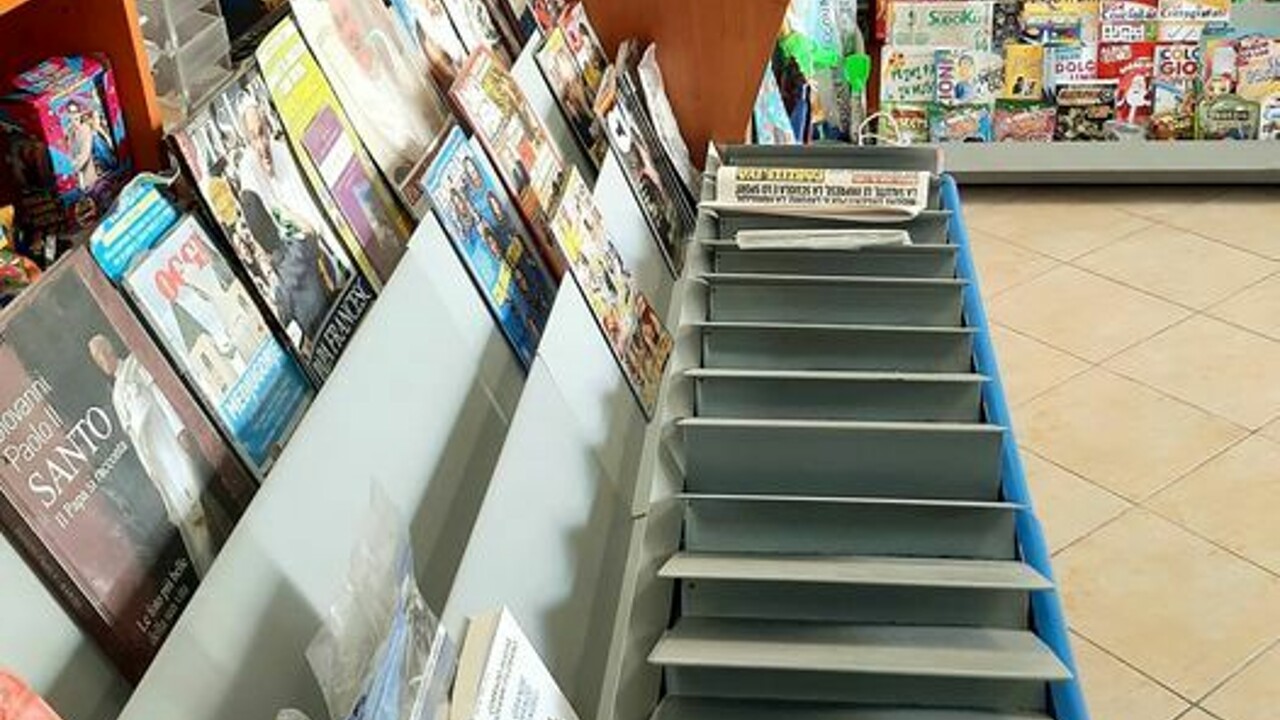 L'appello dell'edicolante di Lampedusa: "Non arrivano più i giornali per il costo del trasporto: anche noi siamo Italia"