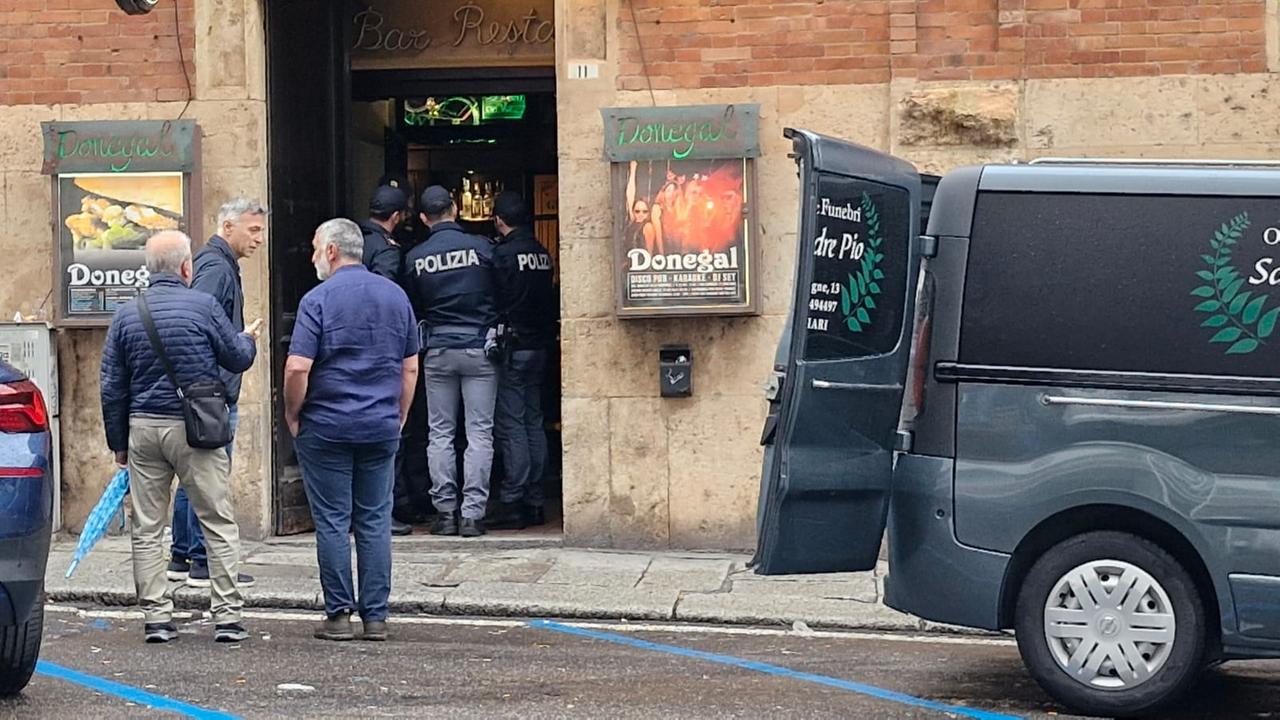 Ex carabiniere di 37 anni accoltellato a morte nel bagno di un pub: fermato il 19enne Yari Fa