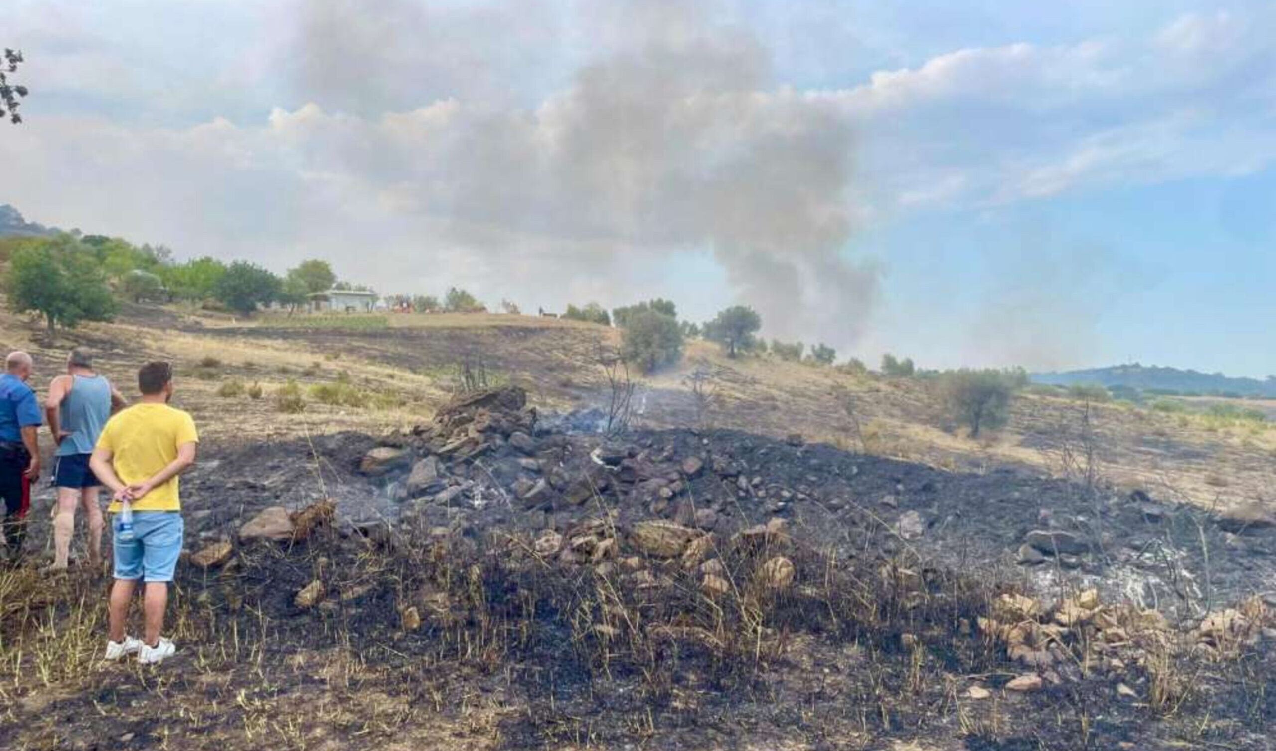 Due vigili del fuoco morti mentre tentavano di salvare una famiglia da un incendio