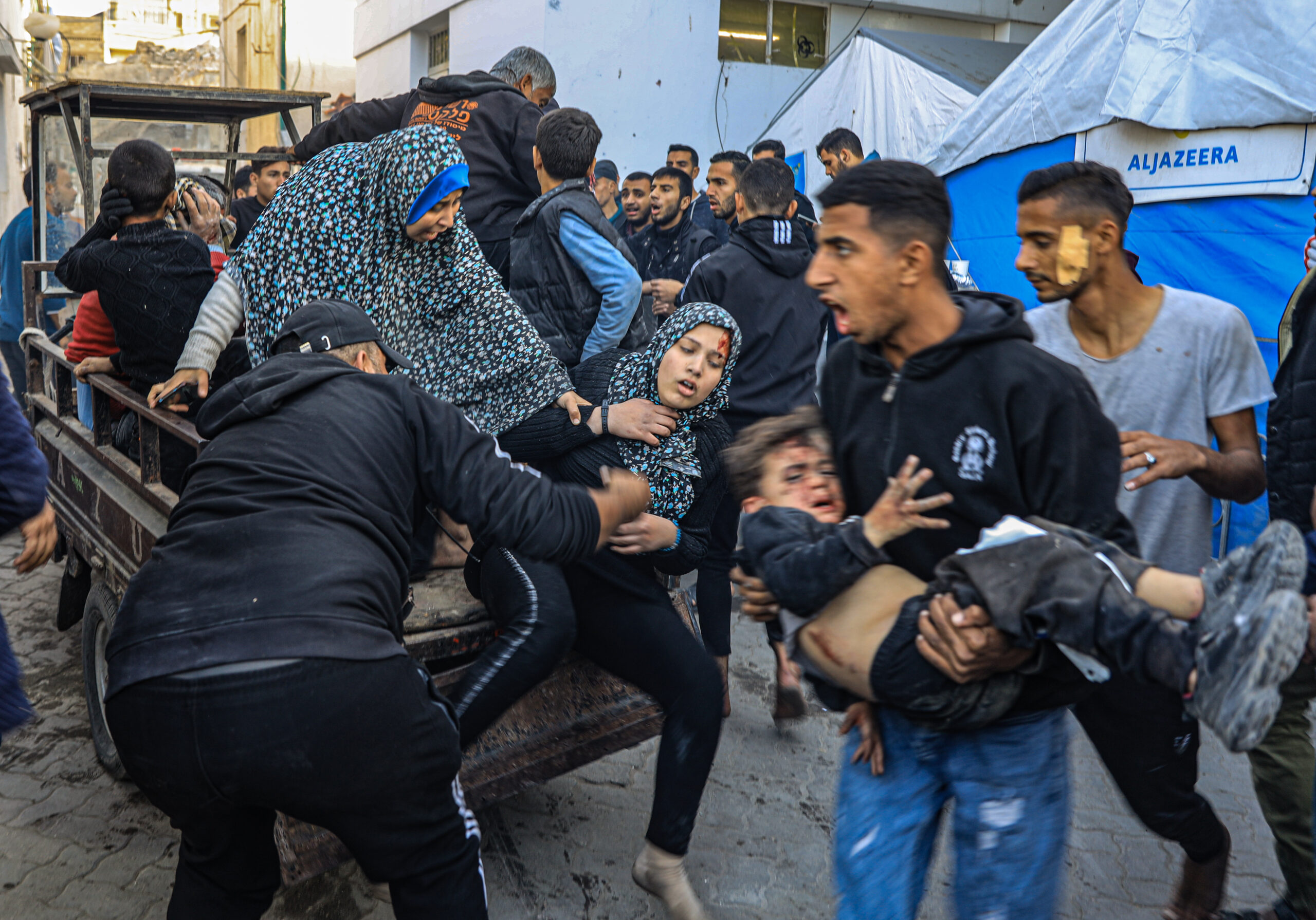 Gaza, tregua vicina? Israele uccide 18 persone nella notte tra cui sei donne e quattro bambini