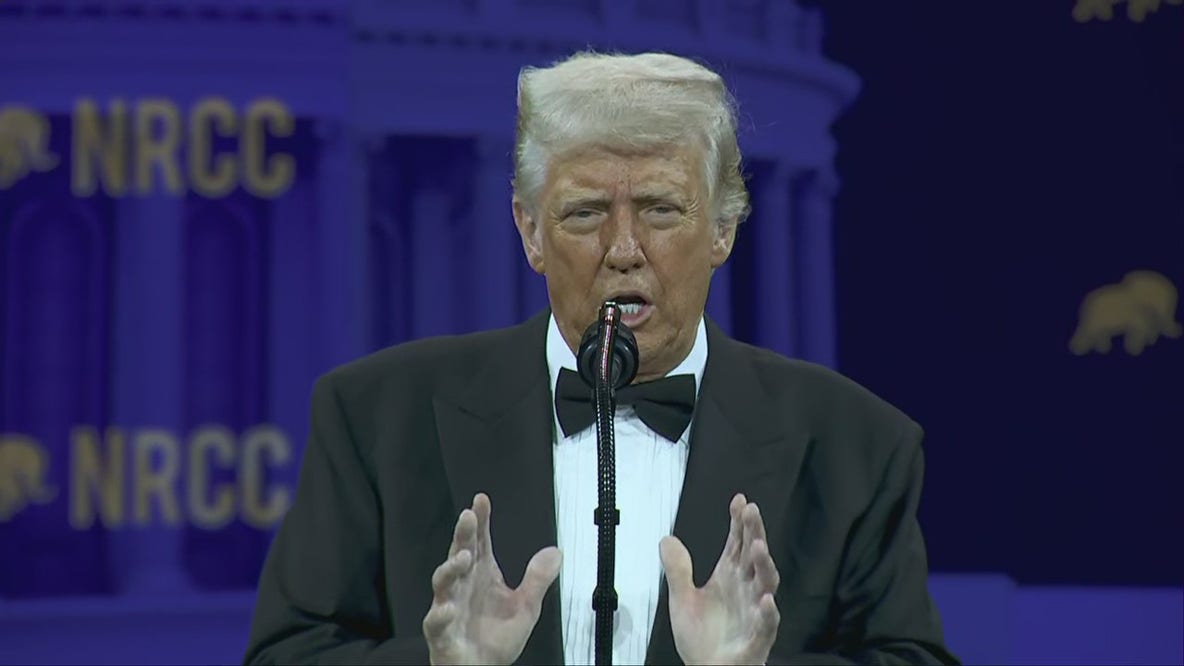 Dazi, Trump dice che c'è la fila per baciargli il c... alla vigilia del viaggio negli Usa di Giorgia Meloni